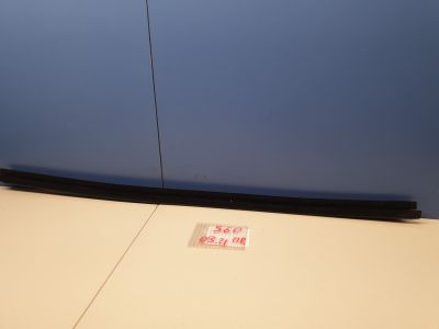 Накладка стекла передней правой двери для Volvo S60 2010-2018