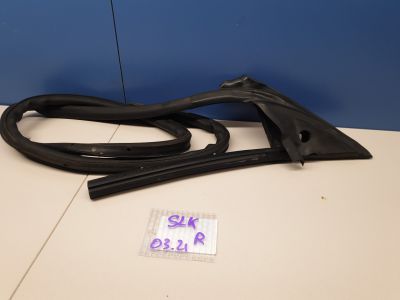 Уплотнитель стекла передней правой двери для Mercedes SLK-klasse R172 2011-2016