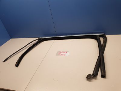 Уплотнитель стекла двери задний правый для Opel Astra J 2009-2017