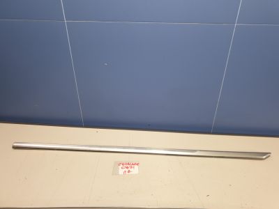 Молдинг двери правый передний для Cadillac XT5 2016-