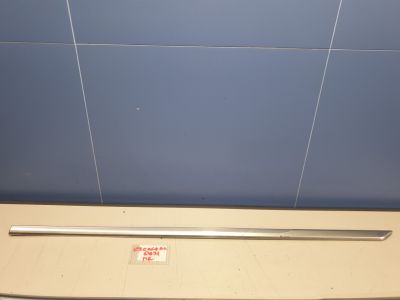 Молдинг двери правый передний для Cadillac XT5 2016-