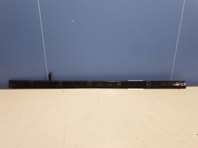 Кронштейн накладки порога правый для Volvo XC60 2008-2017