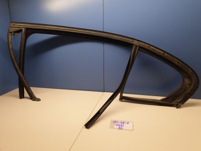 Уплотнитель стекла двери задний левый для Opel Insignia 2008-2017