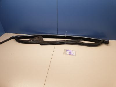 Уплотнитель стекла передней левой двери для Opel Astra J 2009-2017