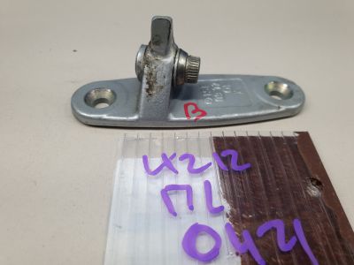 Петля двери передней левой верхняя для Mercedes E-klasse W212 2009-2016