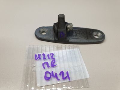 Петля двери передней правой верхняя для Mercedes E-klasse W212 2009-2016