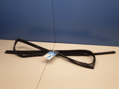 Уплотнитель стекла двери задний правый для Lexus RX XU30 2003-2009