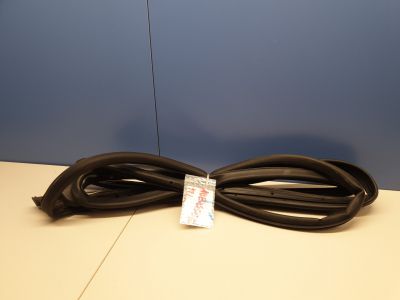 Уплотнитель двери передней левой для Dodge Avenger 2007-2014