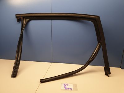 Уплотнитель стекла двери задний левый для Audi Q5 8R 2008-2017