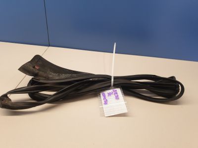 Уплотнитель двери задней левой для Mercedes S-klasse W221 2005-2013