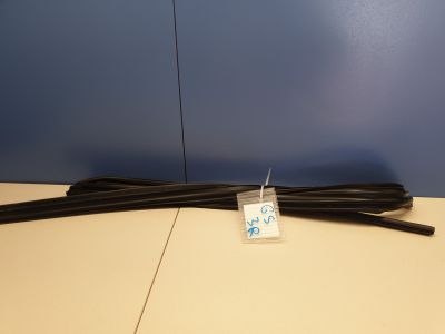 Уплотнитель стекла двери задний правый для Lexus GS S190 2005-2011