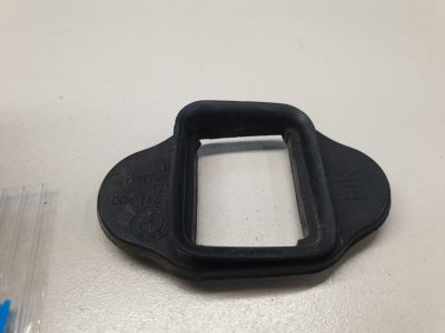 Уплотнитель ограничителя двери для BMW 7 F01 F02 2008-2015