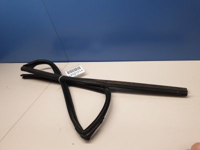 Уплотнитель задней левой двери для Lexus NX Z10 2014-