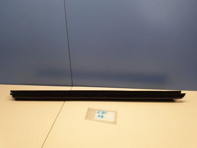 Уплотнитель стекла двери передней правой для BMW 5 G30 F90 2016-