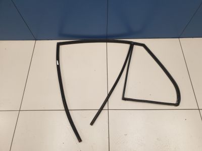 Уплотнитель стекла двери задний левый для KIA Carens 2006-2012