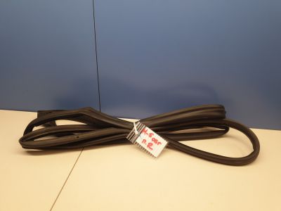 Уплотнитель двери передней правой для Mazda 5 CR 2005-2010