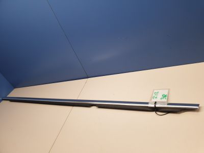 Молдинг стекла задней правой двери для Mercedes E-klasse W212 2009-2016