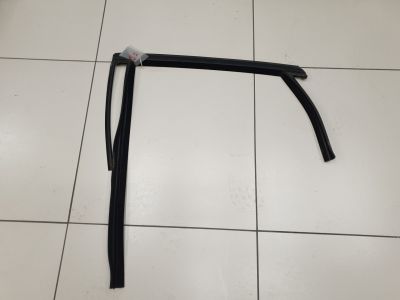 Уплотнитель стекла двери задний левый для Ford Focus 3 2011-2019