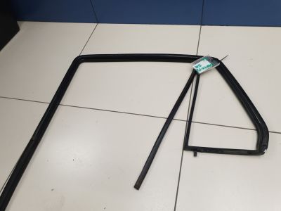 Уплотнитель стекла двери задний левый для Hyundai Santa Fe CM 2005-2012