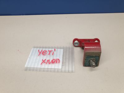 Петля двери багажника для Skoda Yeti 2009-2018