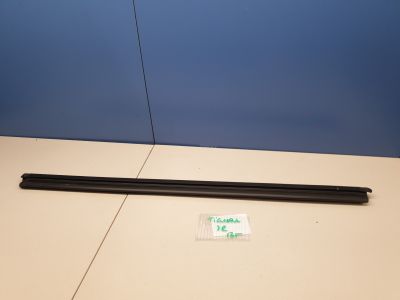 Накладка стекла задней правой двери для Volkswagen Tiguan 2007-2016