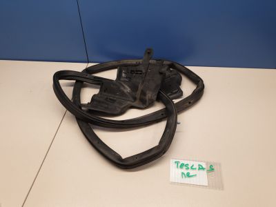 Уплотнитель двери передней правой для Tesla Model S 2012-