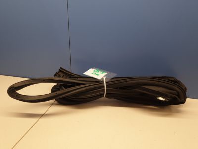 Уплотнитель двери передней правой для Lexus GS S190 2005-2011