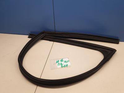 Уплотнитель стекла передней правой двери для Mazda 6 GJ 2013-2019