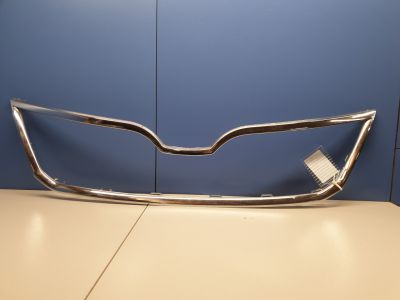 Молдинг решётки радиатора для Skoda Rapid 2013-