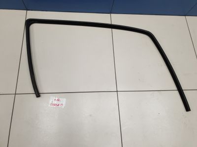 Уплотнитель стекла передней правой двери для Opel Corsa D 2006-2015