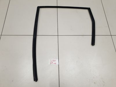 Уплотнитель стекла двери задний левый для Volvo XC70 Cross Country 2007-2016