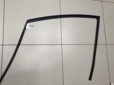 Уплотнитель стекла передней левой двери для Toyota Avensis T27 2008-2018