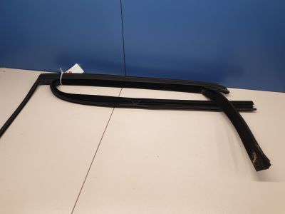 Уплотнитель стекла двери задний левый для Ford Focus 3 2011-2019