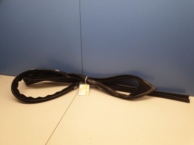 Уплотнитель стекла передней правой двери для Land Rover Range Rover Sport 2013-