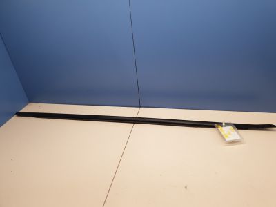 Молдинг стекла передней правой двери для Land Rover Range Rover Sport 2013-