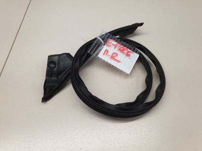 Уплотнитель двери передней правой для Jaguar E-PACE X540 2017-