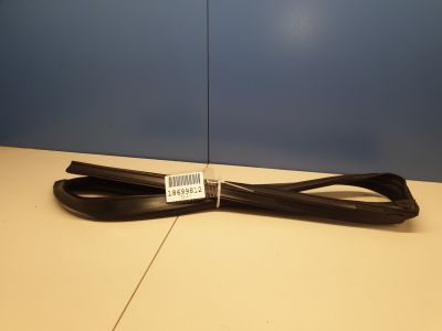 Уплотнитель стекла передней правой двери для Jaguar E-PACE X540 2017-