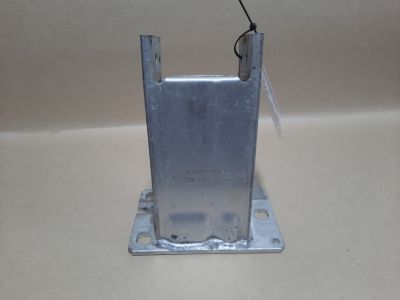 Кронштейн усилителя переднего бампера правый для Audi A4 B8 2007-2015