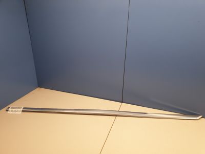 Молдинг двери правый передний для Cadillac XT5 2016-